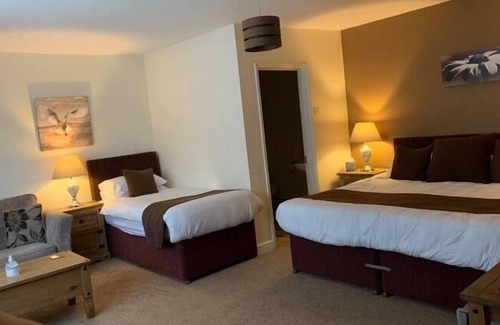 Horstead Casa | The Oak Rooms