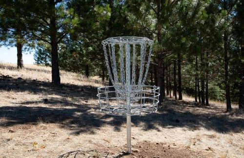 Lyle Casa | The Oaks feat Private Disc Golf Course