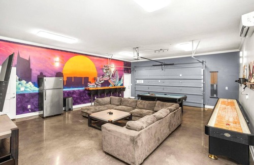 East Bank Casa | 4 mins to Broadway ✶ Nashville Oasis ✶