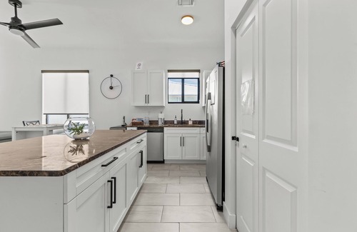 West Park Casa | Last Minute Deal-Pool-Grill- Turf-Mins2Airport, Beach, HardRock