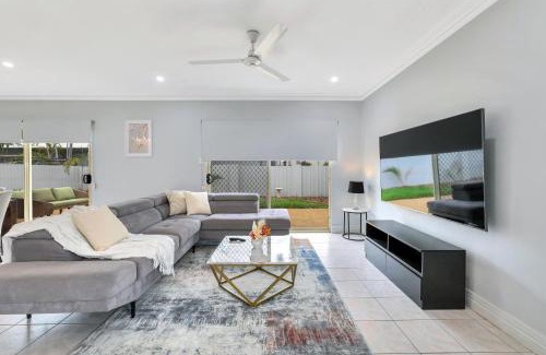 Coconut Grove Casa | The OC Home: Centrally Located, Home Away Home