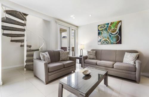 South Padre Island Casa | The ocean is waiting! Close to beach & pool in beautiful beachfront resort