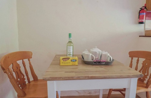 South Perrott Cabaña | THE OLD BAKERY, pet friendly, character holiday cottage in Mosterton