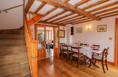 Bishops Castle Casa | The Old Barn, Bishops Castle