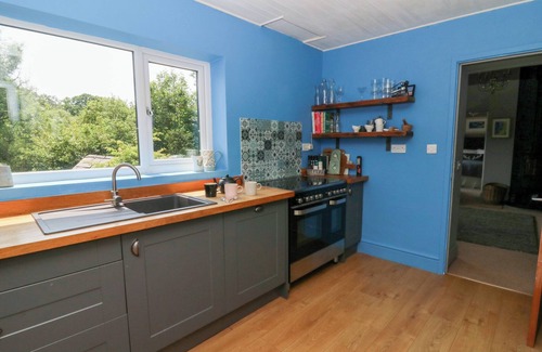 Ciliau-Aeron Cabaña | THE OLD BARN, pet friendly, with open fire in Aberaeron
