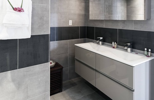 Oranjestad Hotel | The Old Gin House Hotel