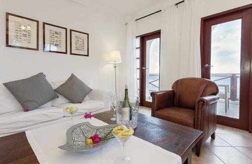 Oranjestad Hotel | The Old Gin House Hotel