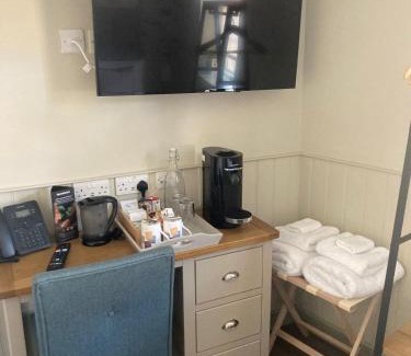 Frampton Hotel | The Old Kings Head