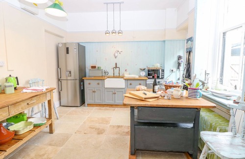 Totland Bay Cabaña | The Old Kitchens