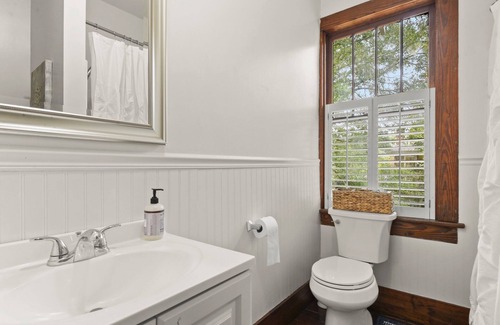 Clinton Cama Y Desayuno | The Old Rist Hotel --A cozy home in the country where you can relax.