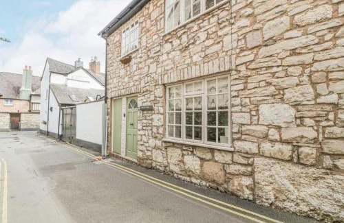 Ruthin Casa | The Old Stables - Pet-Friendly Stay Near Ruthin Castle with Parking