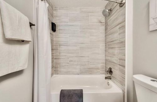 Old East Dallas Apartamento | The one that you want & Arboretum Tickets Included