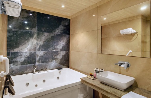 Old Manali Hotel | The Orchard Greens Resort - A Centrally Heated Property