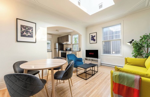 Youville Apartamento | The Orchid | Office | WIFI | TV | Balcony | Park