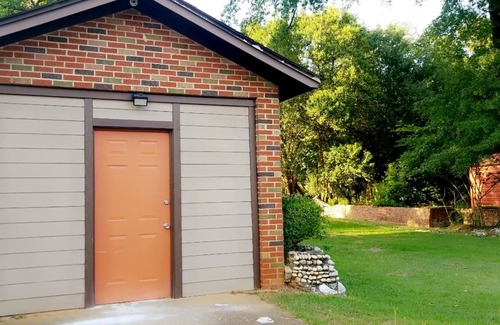 Montgomery Casa | The Original Madison's Home is Located 2 Mins from Downtown