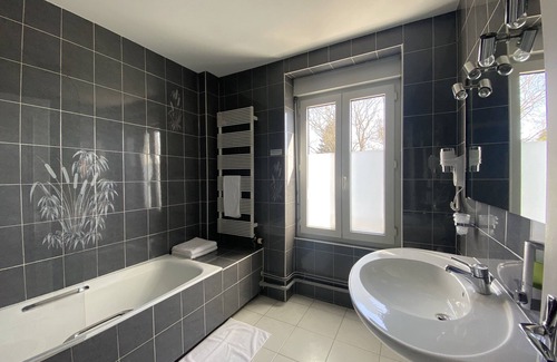 Bourg-en-Bresse Hotel | The Originals Boutique, Hôtel Terminus