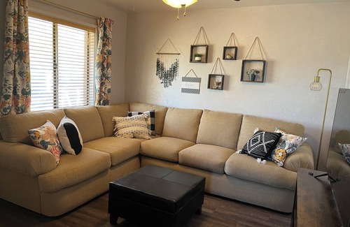 Springerville Cabaña | The Ostrich House! Cozy, comfortable and private.