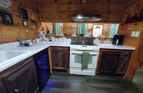 Kodak Cabina | The Outdoor Oasis –You Get $685 Attraction Tickets per paid day