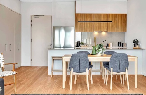 Parkside Apartamento | The Outlook Light filled Nordic Contemporary