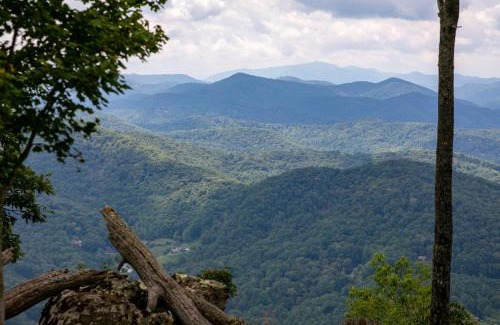 Banner Elk Casa | The Outside Inn at Eagles Nest