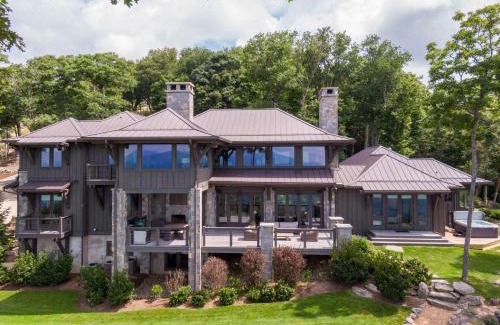 Banner Elk Casa | The Outside Inn at Eagles Nest