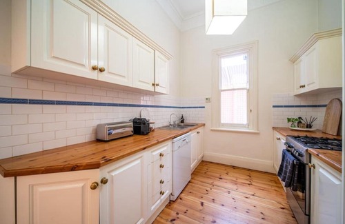 Hyde Park Casa | The Oxford Hyde Park 4BR Cottage