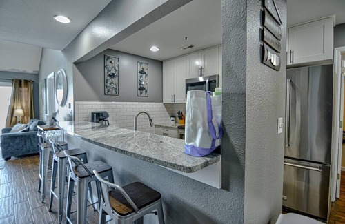 Kaiser Condominio | THE OZARK OASIS! Spacious 3 Bedroom & 3 Pools!