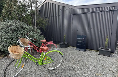 Renwick Casa | THE PACKING SHED - WITH BIKES 🚲 🚲