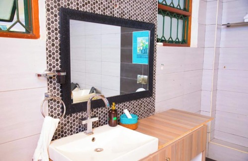 Nairobi Hotel | The Palace Inn Karen