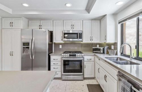 Palm Springs Casa | The Palm Springs Gem- Waverly Park Condo Monthly Stays