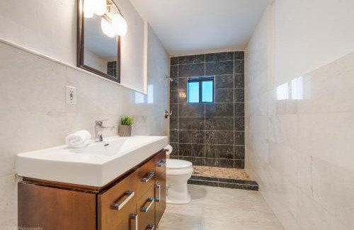 Cutler Bay Casa | The Palms - Pool Table, Heated Pool, Work Area & BBQ