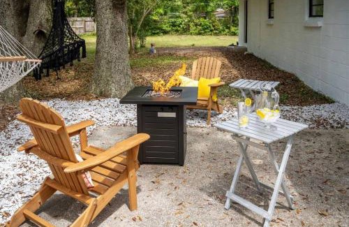 West Pensacola Casa | The PanAm fire pit bbq kid & dog friendly