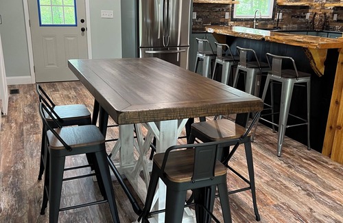 Fayetteville Casa | The Park House sleeps 9 comfortably. Come visit the NRGNP in Wild, Wonderful WV.