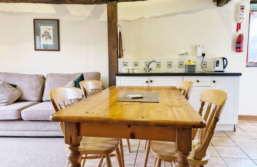 Petersfield Cabaña | The Parlour - una conversión de granero para 4 personas en 1 habitación