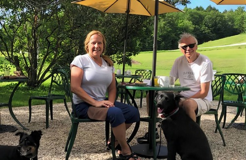 West Rutland Cabaña | The Paw House Inn & Country Cottages