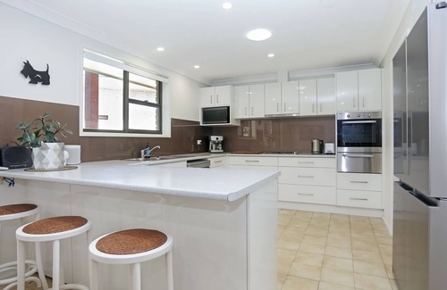 Hawks Nest Casa | The Pawsome Getaway - Pet Friendly