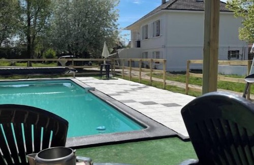 La Chapelle-Montlinard Casa | The peaceful greenery...