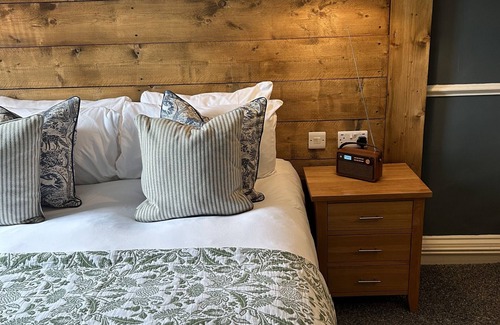 Axford Hotel | The Pelican Inn