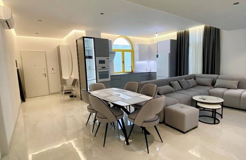 Dhermi Apartamento | The Penthouse Beachfront Apartment, Santorini Residence Drymadhes, Dhermi