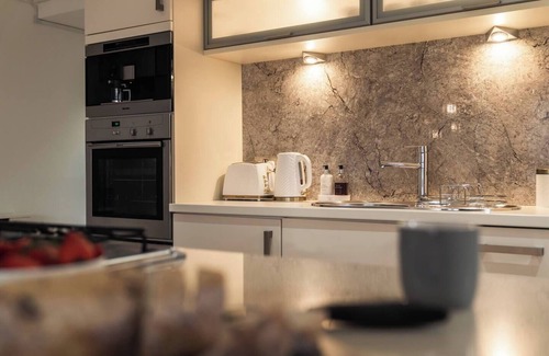 Kelvinbridge Apartamento | The Penthouse Suite - Luxury Like No Other