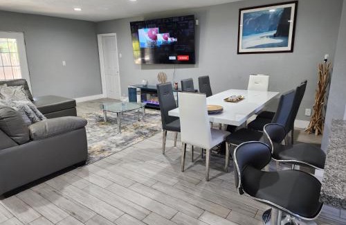 Ives Estates Apartamento | The Perfect Vacation Getaway !