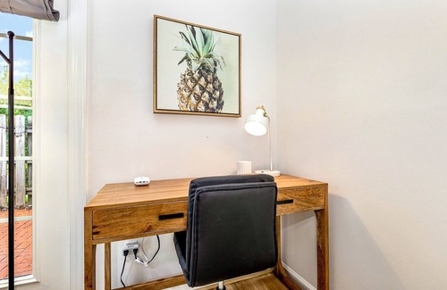 Northwest Raleigh Casa | The Perky Pineapple; Quiet Ranch; 2 King Beds; Well Appointed; Centrally Located