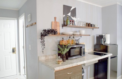 Englewood Condominio | The Petite Stay | Studio Retreat Near DTC + Pool