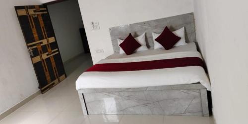 Tagore Nagar Hotel | The Petra