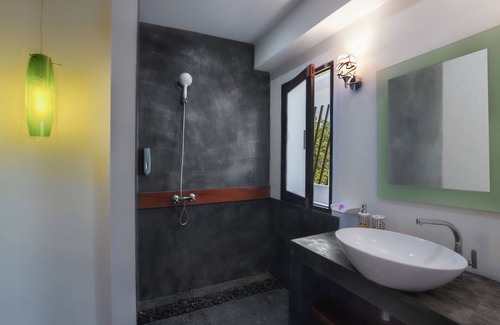 Chumphon Villa | La villa 3 de Philip en primera línea de mar con piscina infinita.