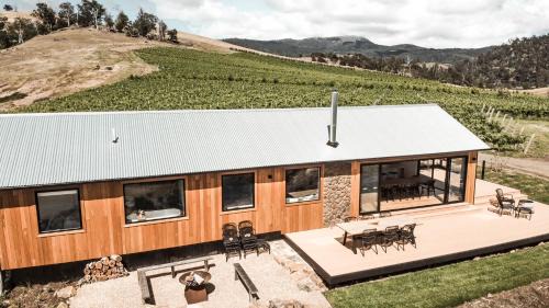 Broadmarsh Villa | The Picker's Hut - Luxury Farm Stay