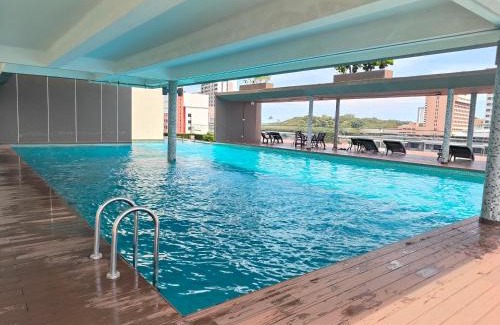 Tanjong Bidara Apartamento | The Pine Hotel Family Suite Near Jonker