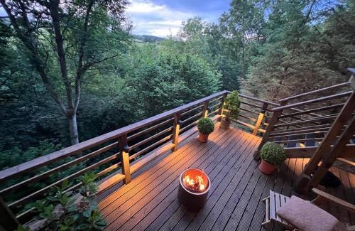 Richmond Casa | The Pines Treehouse at Treetops Hideouts