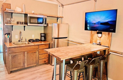 Sutherland Springs Cabina | The place you have been looking for! Brand new Cabin on gorgeous Creek! - RC9