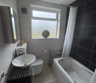 Melton Mowbray Casa | The Plum Tree - 5 luxury modern bedrooms